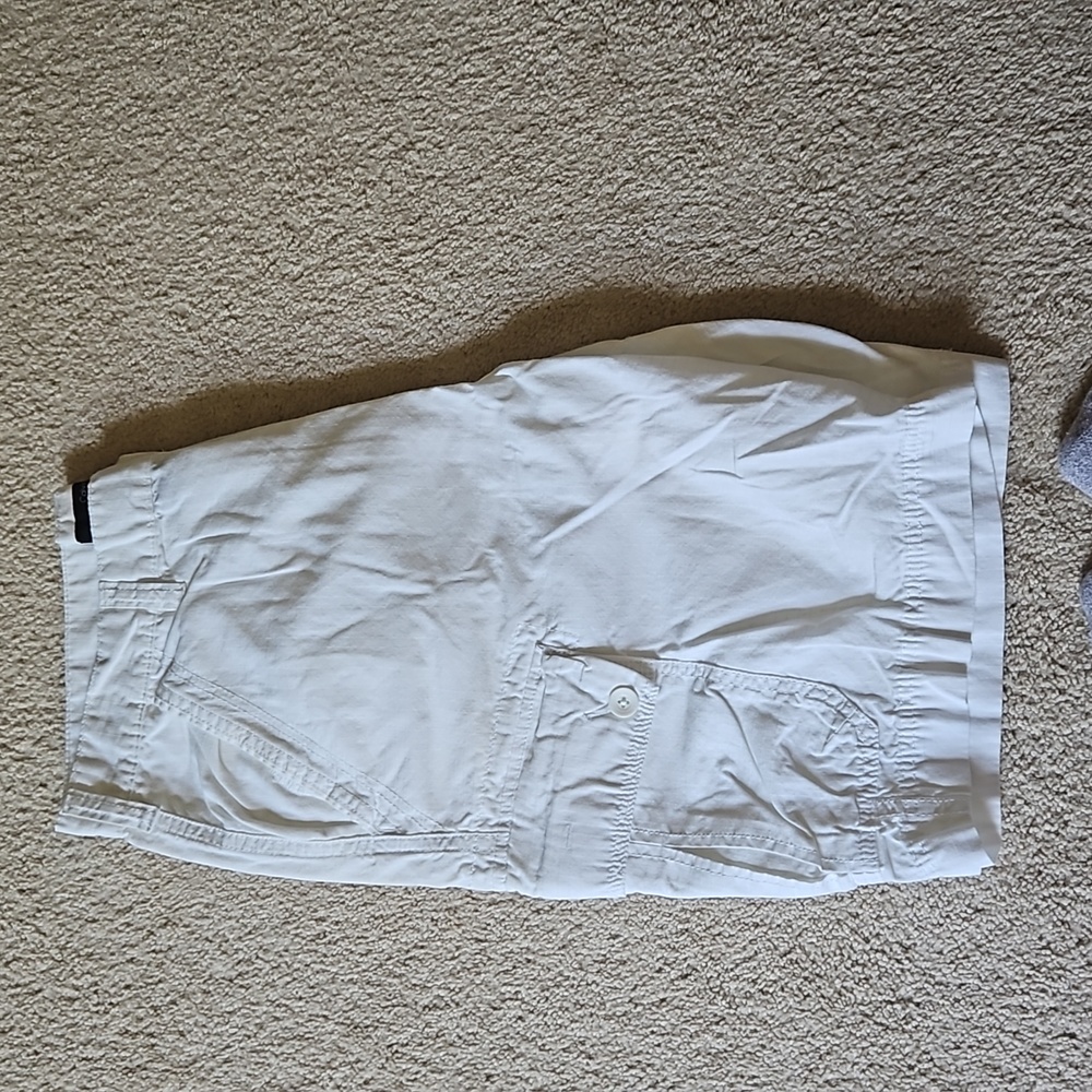 Calvin Klein Men's size 36 White Cargo shorys